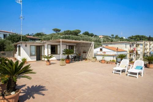  Golden View - Attic with terrace, Pension in Massa Lubrense