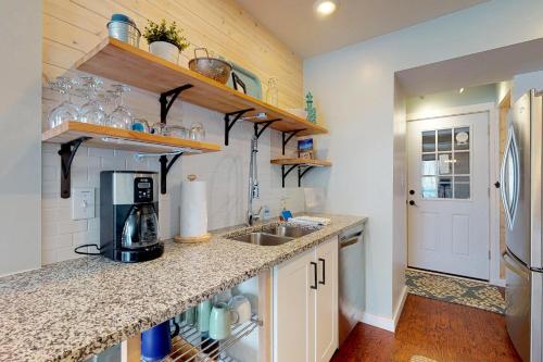 Hideaway Valley: Captivating Condo #9 - image 9