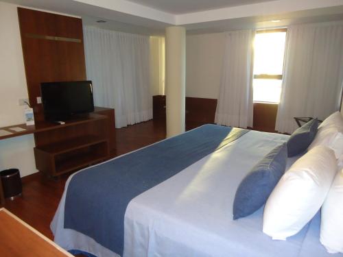 Puerto Amarras Hotel & Suites