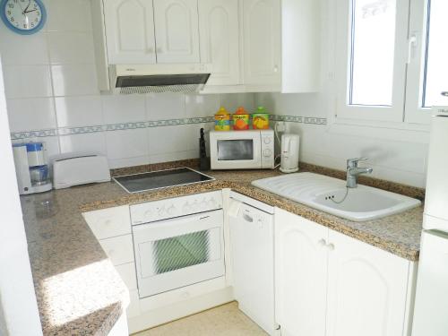 Apartment Club Sevilla I-1 by Interhome in Oliva