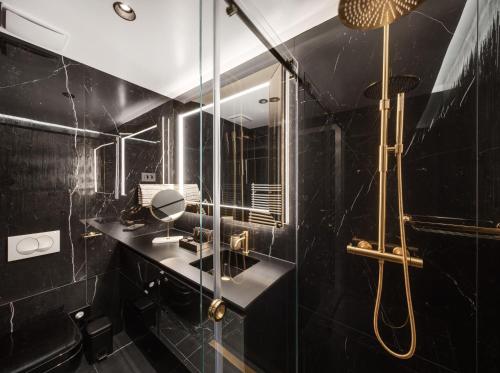 Hotel Posh - image 10