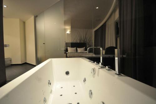 Sarroglia Hotel - image 11