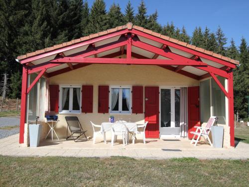 Chalet Le Clos des Sapins by Interhome - Couteuges