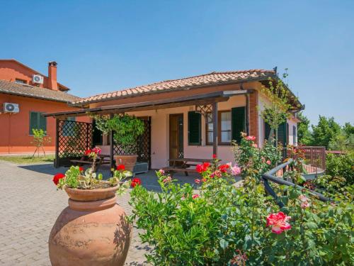  Apartment Tipologia Bilocale by Interhome in Le Vedute