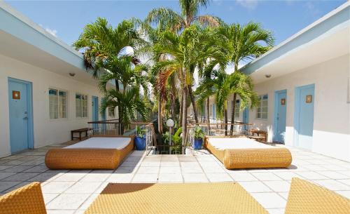 Entrance, Aqua Hotel & Suites in Miami Beach (FL)
