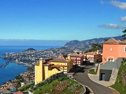  Apartment Village 2 bed sea view, Unterkunft in São Gonçalo