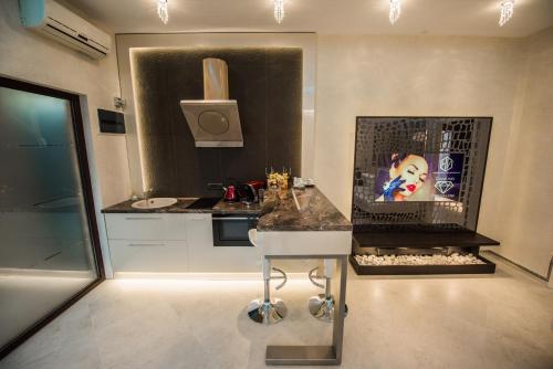 H & V Residence - Diamond Bungalow Apartment - image 4