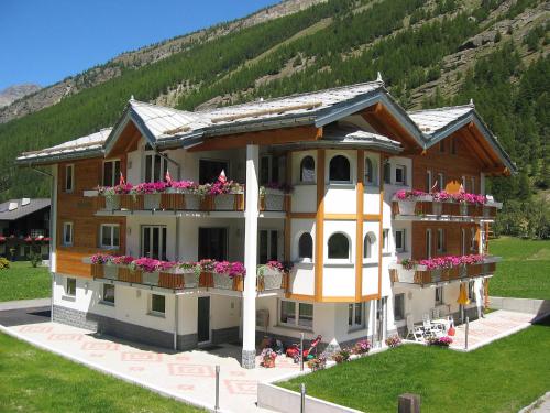 Apartment Haus Alpenstern- Wohnung Distel by Interhome - Saas-Fee