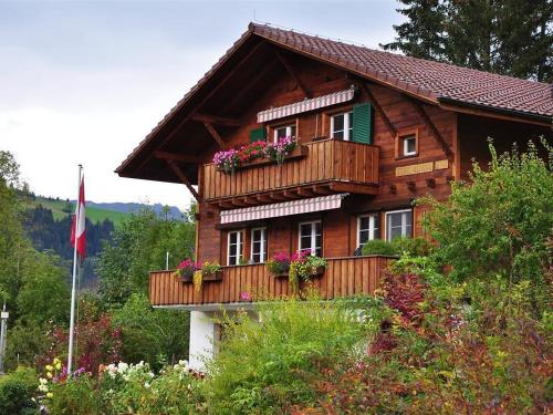 B&B Zweisimmen - Apartment Christeli by Interhome - Bed and Breakfast Zweisimmen