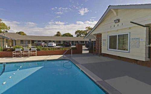 Swimming pool, Americas Best Value Inn Livermore in Livermore (CA)