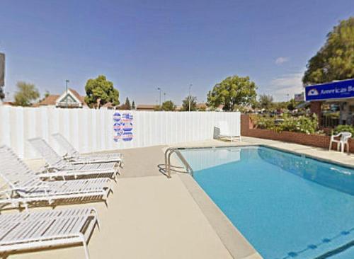 Swimming pool, Americas Best Value Inn Livermore in Livermore (CA)