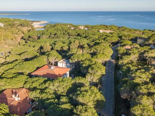  Locazione Turistica Il Pineto 2, Pension in Cala Liberotto