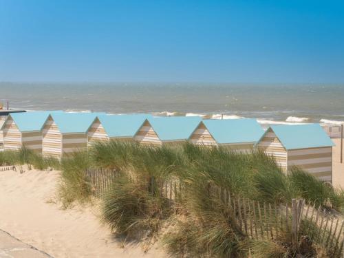 Apartment Zandloper II with balcony by Interhome in Bredene