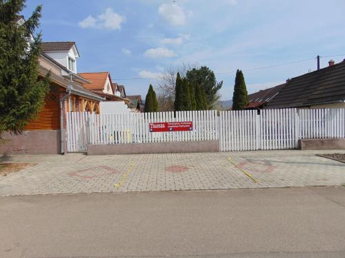 Thomas Apartman Eger - main image
