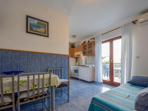  Apartment Milena, Pension in Srima