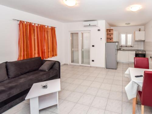  Apartment Bamba.4, Unterkunft in Grebaštica