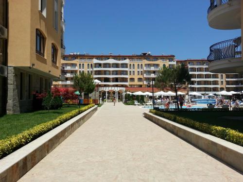 Menada Royal Sun Apartments - image 2