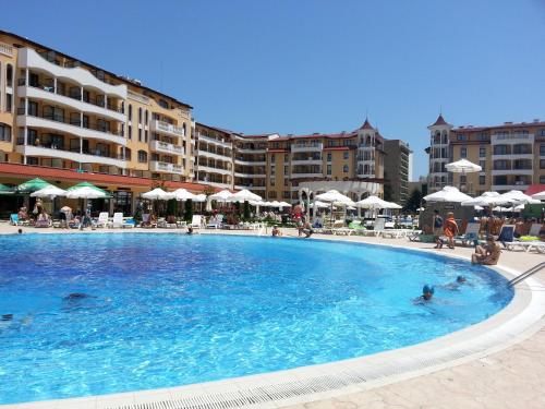 Menada Royal Sun Apartments - main image
