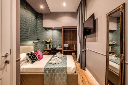 Standard Double Room image 5
