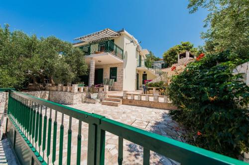  Apartments Jadranka, Ferienwohnung in Ražanj