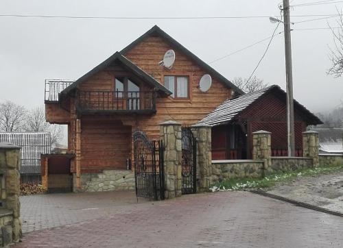 На Беріжку – khách sạn tại Mykulychyn