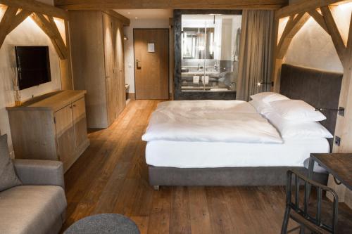 Bernerhof Swiss Quality Hotel Gstaad Room Type - Panorama Double Room