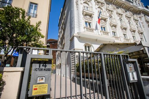 VICTOR HUGO AP4159 - image 13