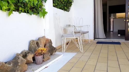 Magnific Studio with a cozy garden 5 minutes to the beach - image 5