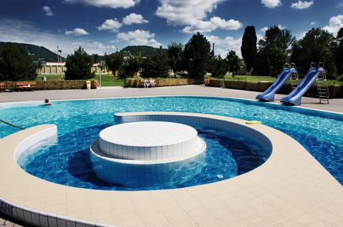 Aqua Hotel - image 2