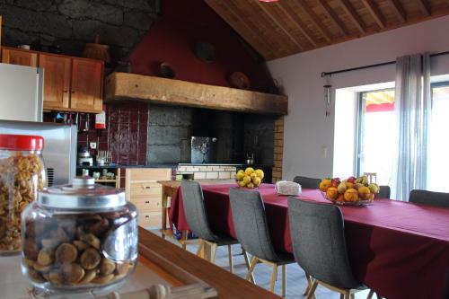 อาหารและเครื่องดื่ม, Adega Fraga in ซานตาลูเซีย