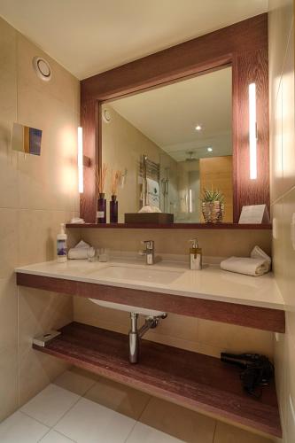 Bernerhof Swiss Quality Hotel Gstaad - image 14