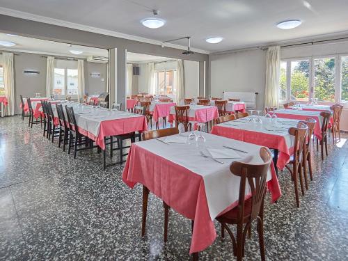Étterem, Hostal Mas Ferrer in Cornella De Terri