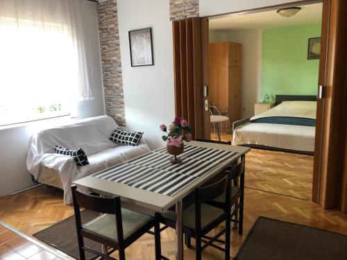  Apartman Katarina, Pension in Podstrana