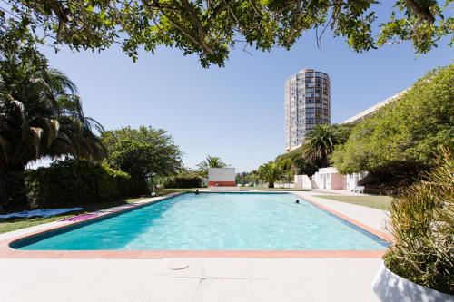 Vistas, Enjoy breathtaking views from our authentically furnished apartment in Vredehoek