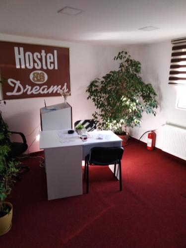 Motel/Hostel Dreams