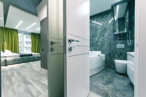 Suite with Spa Bath image 10