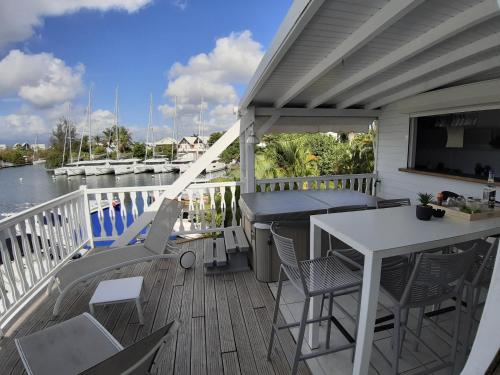 Vue Mer - DUPLEX F4 Marina du Gosier in Baimbridge