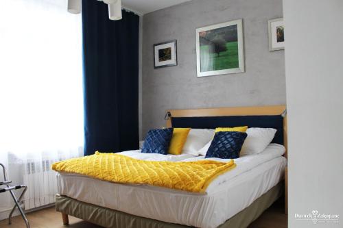 1 queen bed