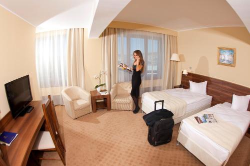 Grand Hotel - image 3