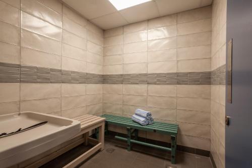 The Gleneagle Hotel & Apartments - image 5