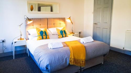 Ideal Home Away In Smithalls, Bolton, Bolton, Lancashire