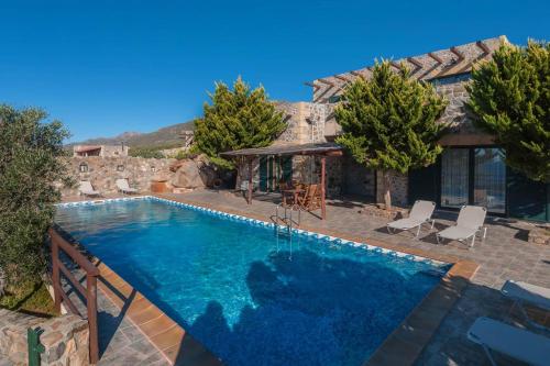  Villa Lefkothea is a luxury villa with its own pool overlooking the sea. in Livadia