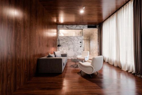 Winery & Design hotel ROXANICH