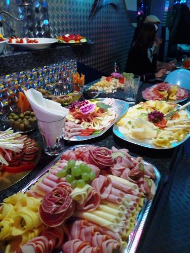 อาหารและเครื่องดื่ม, Hotel Cade in ปิเสค