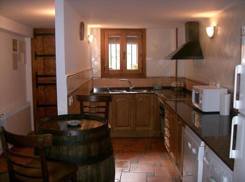 Casa Rural Benito in Cuevas de Cañart