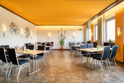 Hotel Sonne Garni - image 10