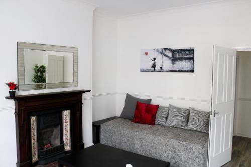 3 Fitzhamon Embankment APARTMENTS - image 11