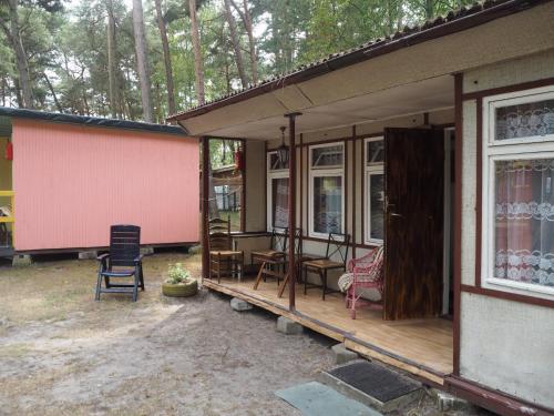 2 bedrooms, 6 beds