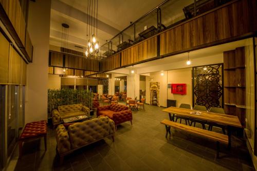 Pub/Lounge, Fidanoglu Suite Hotel in Hayrabolu