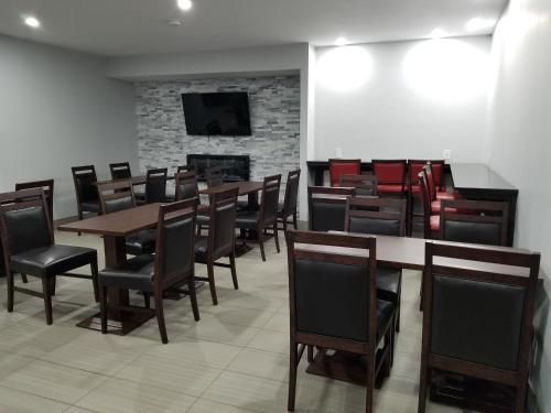 Super 8 by Wyndham Windsor/Dougall Super 8 by Wyndham Windsor/Dougall